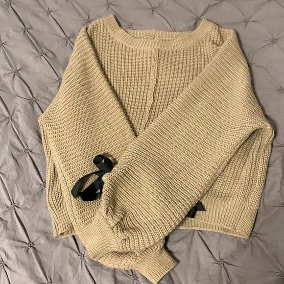 Pleat skirt set with bow sweater - Picture 3 of 4